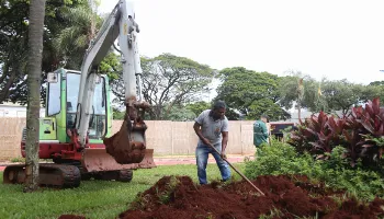 Praça na Vila Vardelina que terá o segundo Parcão de Maringá passa por obras de revitalização Praça na Vila Vardelina que terá o segundo Parcão de Maringá passa por obras de revitalização