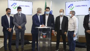 Maringá assina convênio Casa Fácil, garantindo a construção de mais de 100 casas populares na cidade 
