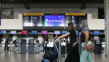 Voa Brasil vende 10 mil passagens a R$ 200 em dois meses 