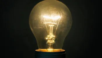 Conta de luz deve ficar 1,5% mais cara no Paraná a partir de sexta-feira (24) Conta de luz deve ficar 1,5% mais cara no Paraná a partir de sexta-feira (24)