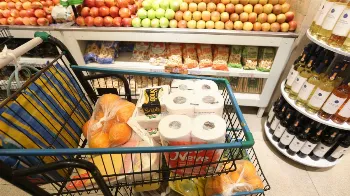 Consumo de arroz, macarrão, óleo e café subiu após proibição das bets, mostra Abras 