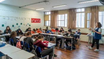 Rede estadual do Paraná abre período de matrículas para estudantes que perderam o prazo regular 