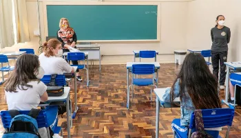 Governo do Paraná prioriza retorno do ensino presencial no estado 