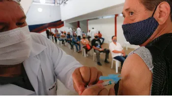 Paraná ultrapassa marca de 1,3 milhões de pessoas vacinadas contra Covid-19 