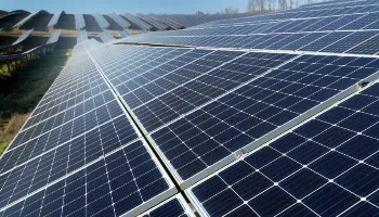 Maringá terá duas usinas fotovoltaicas para iluminação pública da cidade Maringá terá duas usinas fotovoltaicas para iluminação pública da cidade