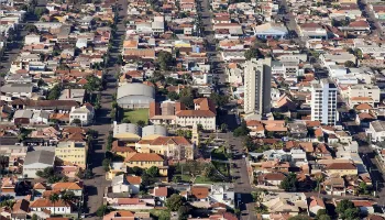 Prefeitura de Bandeirantes abre processo seletivo com salários de até R$ 4,2 mil 