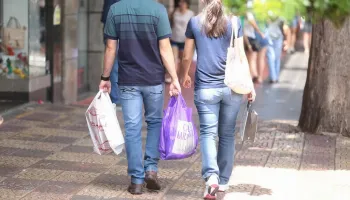 Maringá terá horário comercial ampliado para o Dia das Mães; confira Maringá terá horário comercial ampliado para o Dia das Mães; confira