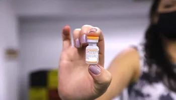 Brasil recebe novo lote de vacinas Pfizer para crianças entre 5 e 11 anos 