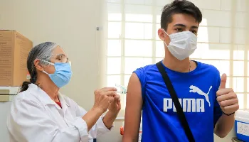 Vacinação contra a covid-19 é destinada a adolescentes de 12 a 17 anos com comorbidades 