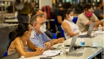Após protesto dos estudantes, UEM retoma aulas presenciais no dia 31 de janeiro Após protesto dos estudantes, UEM retoma aulas presenciais no dia 31 de janeiro