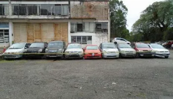 Departamento de Estradas de Rodagem do Paraná vai leiloar mais de mil veículos em julho