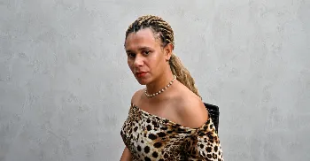 Artista radicada em Maringá, Dona Gaê lança o EP ‘XIK’ em agosto