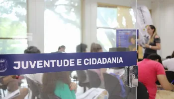 Programa oferece bolsas de R$ 400 para jovens desenvolverem atividades de cidadania; saiba mais