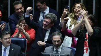 Senado aprova PEC do fim da escala 6x1 e redução da jornada de trabalho para 40 horas 