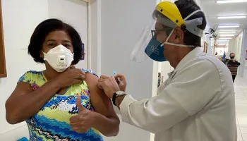 População geral com 38 anos ou mais pode se vacinar nesta segunda-feira (5) em Maringá 