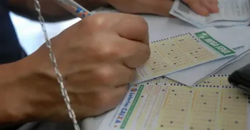 Mega-Sena: 20 apostas acertam a quina e são premiadas com mais de R$ 80 mil 