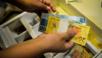 Saiba como aposentados e pensionistas podem consultar a antecipação do 13º salário 
