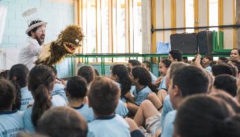 Contação de histórias são uma das atrações deste domingo em Maringá Contação de histórias são uma das atrações deste domingo em Maringá