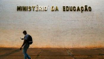 MEC afirma que disponibilizará internet a alunos de universidades federais 