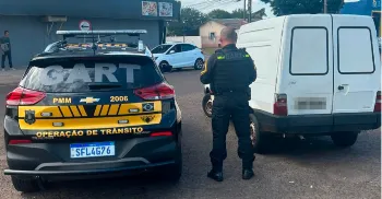 Carro com maior número de multas aplicadas em Maringá é apreendido 