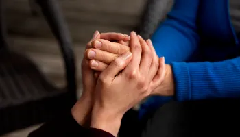 Mães atípicas têm acesso a atendimento psicológico gratuito em Maringá; entenda 