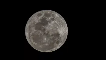 Superlua dos Cervos, a maior do ano, é registrada nesta quarta-feira (13); veja fotos do fenômeno 