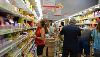 Alto teor de sódio, gorduras e açúcar tornam alimentos ultraprocessados prejudiciais à saúde 