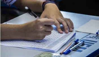 UEM divulga primeira chamada da lista de espera do SiSU; matrículas iniciam na quarta-feira (16) UEM divulga primeira chamada da lista de espera do SiSU; matrículas iniciam na quarta-feira (16)