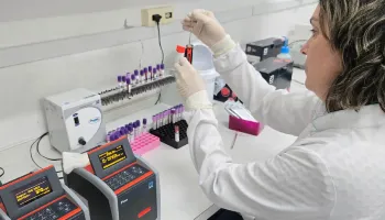 Dezembro Vermelho: Lepac da UEM realizou mais de 11 mil exames em 2024 