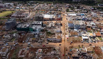 Famílias atingidas por tornado em Rio Bonito do Iguaçu vão receber até R$ 50 mil 