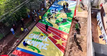 Em clima de Copa do Mundo, Maringá representa a região sul no projeto 'Veste a Rua' 