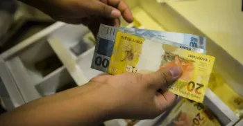 Trabalhadores do Paraná têm rendimento médio recorde, mostra Pnad Contínua 
