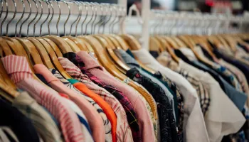 Bazar com peças a partir de R$ 2 acontece em Maringá neste final de semana; saiba mais 