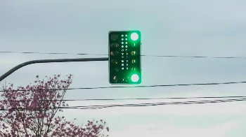Semáforo começa a funcionar em cruzamento movimentado do centro de Maringá nesta quinta (1º) 