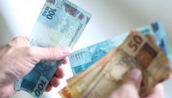 Governo prevê salário mínimo de R$ 1.088 em 2021 Governo prevê salário mínimo de R$ 1.088 em 2021