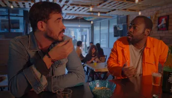 Cineasta de Maringá tem filme estrelado por Douglas Silva em cartaz no Cineflix Cineasta de Maringá tem filme estrelado por Douglas Silva em cartaz no Cineflix