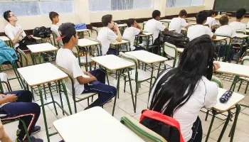Paraná permite volta às aulas nas escolas particulares e diminui restrições a igrejas 