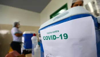 Brasil registra menor média móvel de mortes desde o início da pandemia 