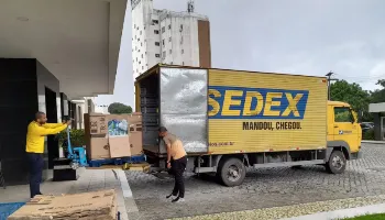 Correios suspendem recebimento de doações de roupas ao Rio Grande do Sul 