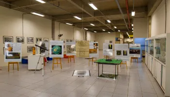 Mostra sobre a história da astronomia está disponível na Biblioteca Central da UEM 