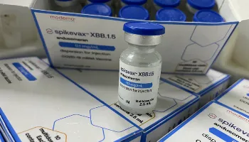 Primeiro lote da vacina atualizada da Covid-19 chega ao Paraná 