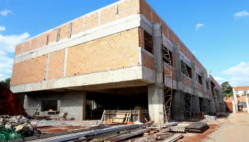 Obras em Cmeis e escolas devem garantir mais 2 mil vagas no ensino municipal de Maringá 