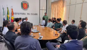Prefeitura se reúne com donos de bares da região central de Maringá para discutir aglomerações 