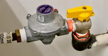 Bombeiros dão dicas de cuidados para prevenir incêndios em casa antes de viajar 