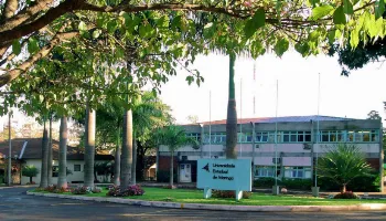UEM abre edital para contratação de profissionais para funções técnicas, com salários de R$ 7,6 mil