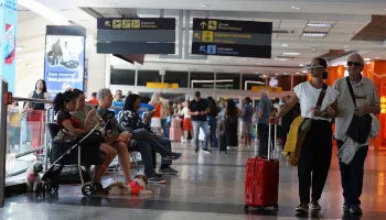 Anac define novas medidas contra passageiros indisciplinados em voos e aeroportos 