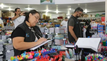Diferença nos preços de materiais escolares chega a 1.978%, afirma Procon de Maringá 