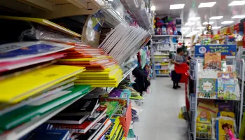 Procon-PR orienta consumidores sobre compra de materiais escolares na volta às aulas 