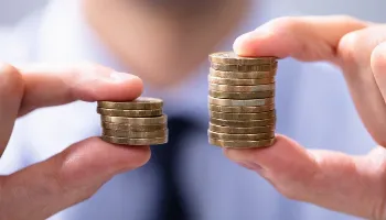 Paraná anuncia reajuste de 5,79% para servidores públicos e novo piso salarial para professores 