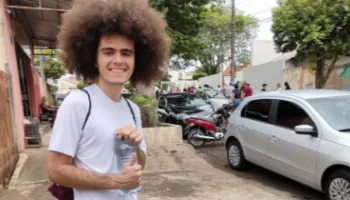 Jovem de 18 anos conquista 1º lugar em dois dos três cursos mais concorridos da UEM 